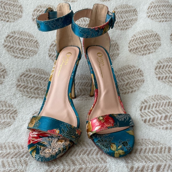 Olivia Jaymes Blue Floral Satin High Heel Size 8 - Picture 2 of 13